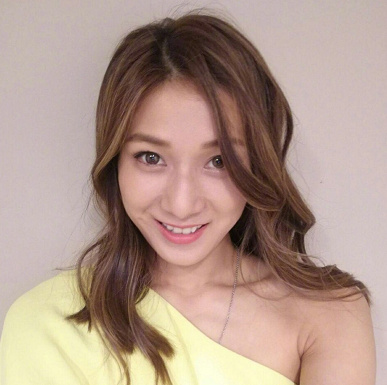 "好彩妹"钟嘉欣成功怀二胎,老公长这样,网友:我还以为是她爸爸!