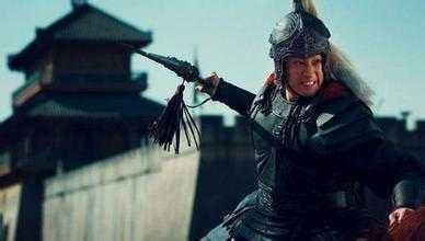 三国演义中曹操处死吕布为什么要缢死,然后枭首而不是直接斩首?