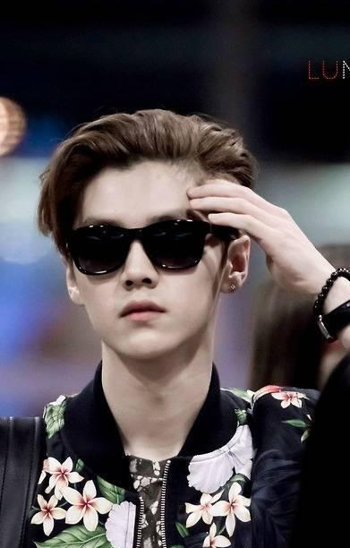 鹿晗戴墨镜合集要不要这么帅