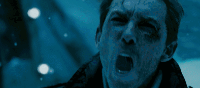 然后,这个曼哈顿博士,为了掩饰谎言,杀了这个世界极富有正义感的罗夏.