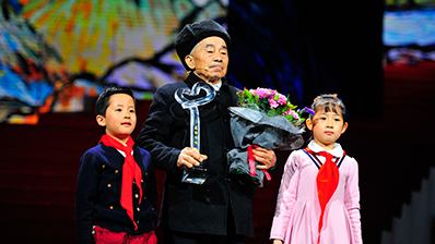 感动中国2017年度人物揭晓,颁奖词又一次火了