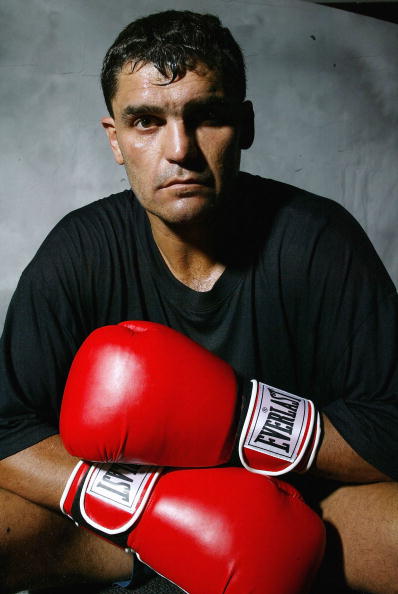 科里·桑德斯(corrie sanders),1966年1月7日出生于南非的比勒陀利亚.