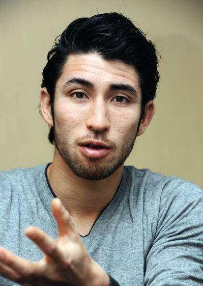 其实芬兰人比日本人更纯黄种人,日本人你们没看那些普通没汉化的,比