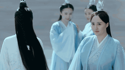 王珞丹演古装美女卫子夫被吐槽比丫鬟丑.