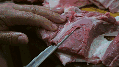 吃喝玩乐搜罗"不是谁都可以来穿串儿的,不光切肉得刀工好,签子还要从
