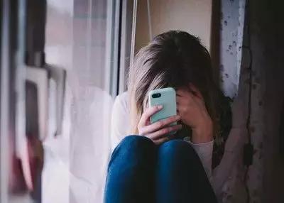 坐月子闺密月嫂来伺候我,几个月后婆婆笑了,而我后悔请她过来