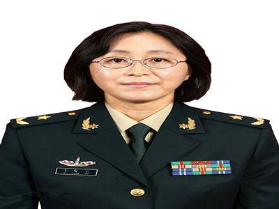 巾帼不让须眉,了不起的高考女状元,成为火箭军第一女将军