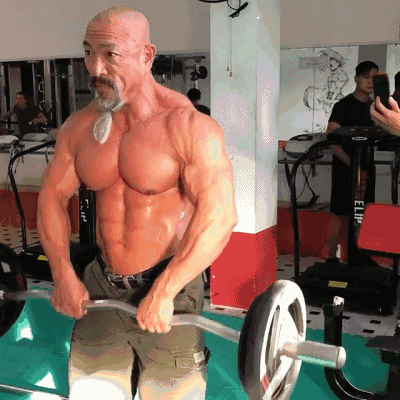 180kg的深蹲有多少年轻人可以？