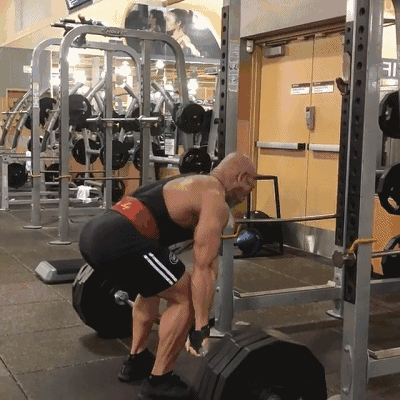 杠铃提拉，快提到胡须的位置；