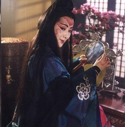 "自问世以来300年间只有东方不败一人练成,其身法快如鬼魅,一枚绣花针