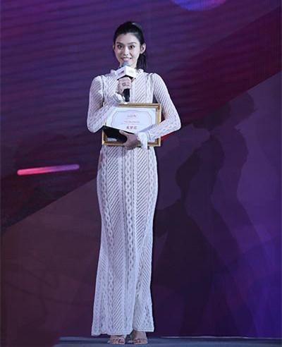 3万块的"窗帘",奚梦瑶金晨却争着抢着穿,网友:白给我都不要