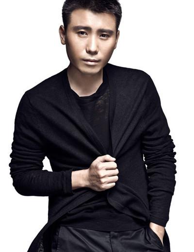 "戏比人红"是他的标签,刚与胡歌暗中角力,现在又与靳东互怼