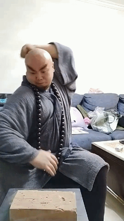 朱龙宝他希望借助武汉晚报的平台,向各路高手发出挑战书.