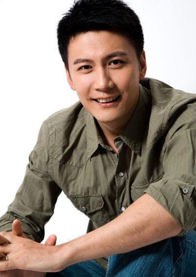 个家庭背景出来的穷小子,因为对表演的热爱考上了中央戏剧学院,与吴键