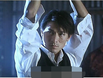 这部电影刘德华和刘嘉玲都是被黑道用枪顶着脑袋拍完的