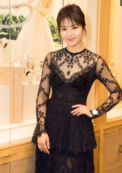 刘涛透视黑蕾丝亮相活动 网友:这气质真心满分!