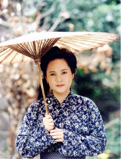 早恋和郭凯敏成夫妻,为爱甘愿隐退离婚收场,戏内泼辣戏外幸福!