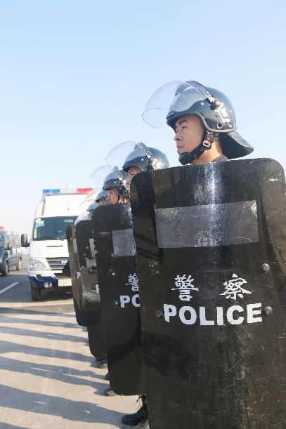 潍坊滨海公安分局特警大队组织应急拉动演练