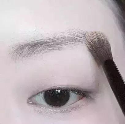 淡妆的画法步骤图,四款简单淡妆化妆教程,最后一款超精致