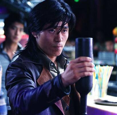 岳松武术家,凭借着《中国功夫小子震惊海外》被观众熟知,2016年自编自