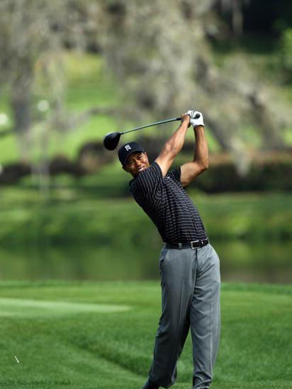 伍兹这一组高尔夫挥杆动作绝对经典,值得收藏