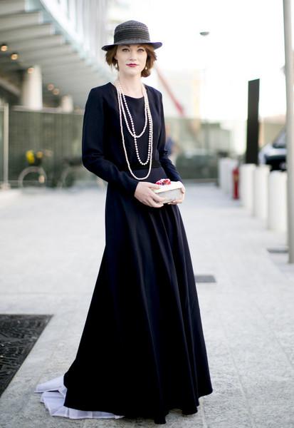 深色衣服要怎么搭配才会显白