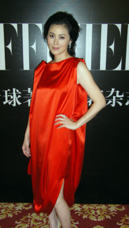 45岁王思懿现身活动,网友:当年最美潘金莲现在老成王婆了?