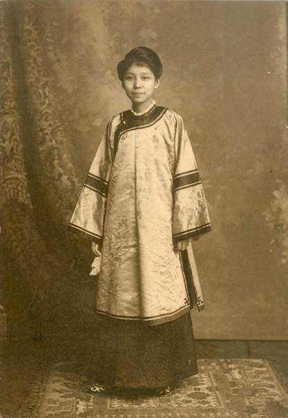 清末贵族老照片,图一端庄,图五有钱人,图七最漂亮!