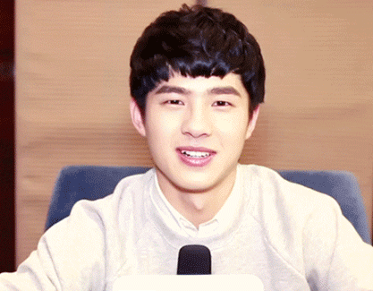 刘昊热wink自评像抽筋,所以李荣浩wink什么样?