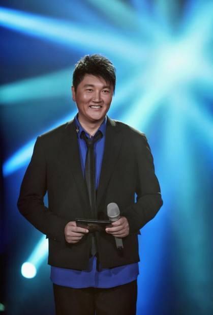 孙楠是知名的大陆男歌手,他的《拯救》这首歌真的很难唱.