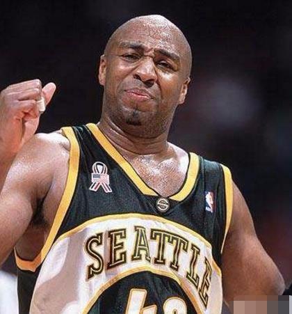 文贝克 (13中13)1997年4月20日雄鹿主场迎战黄蜂(现鹈鹕)的比赛,文