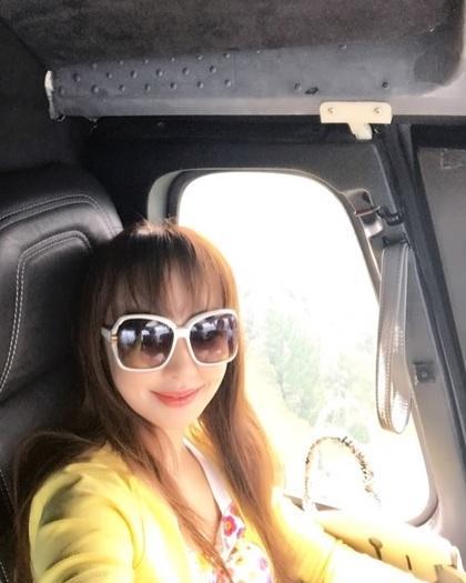 神田宇乃在直升機艙內自拍神田宇乃和女兒她被爆和老公已經分居數月