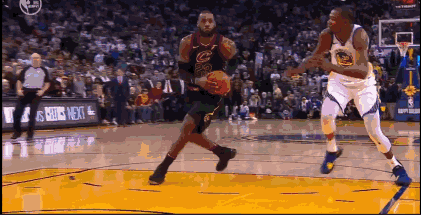 勇骑大战至少3次误判,詹姆斯有点冤,杜兰特得便宜还卖乖