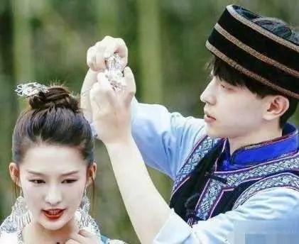 回应邓伦李沁恋情,喊话霍思燕问二胎,应采儿不