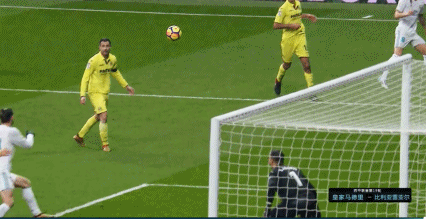 第36分钟,贝尔漏掉头球,但是球集中了禁区内比利亚雷亚尔的肩膀.