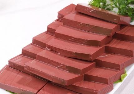 白菜包裹各种馅料,做出的水饺,汁水满满,翡翠白玉白菜水饺