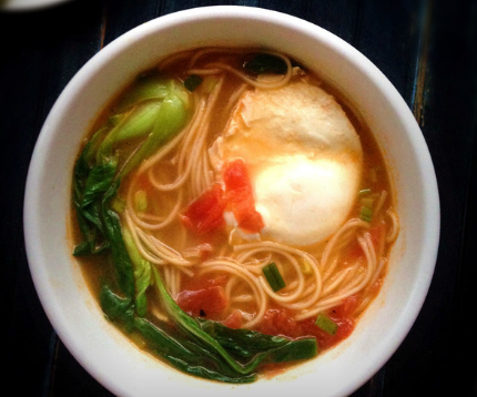 年味早餐简单易做的番茄鸡蛋面好吃不油腻 家人都喜欢吃!