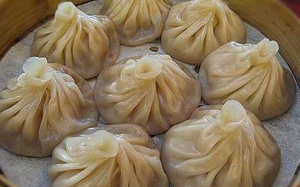 整个《水浒传,除了无处不在的"二斤熟牛肉,便是肉包子,虽然有时候