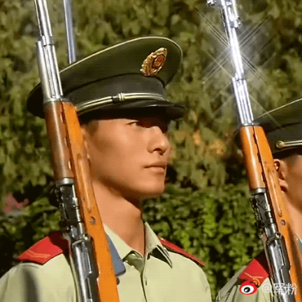 兵哥哥的完美侧颜!|兵哥哥|军人|完美_新浪新闻