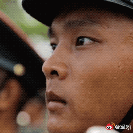 兵哥哥的完美侧颜!|兵哥哥|军人|完美_新浪新闻