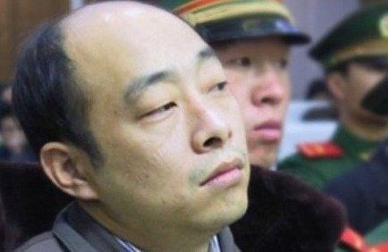 他20岁当上山西黑帮老大,手下被欺负,他带人团灭对方整个帮派|李满林