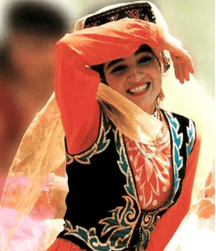 新疆最爱国的民族: 欧洲人长相, 自豪身为中国人