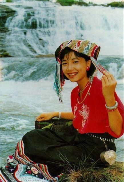 实拍80年代美丽越南老照片,景美人更美