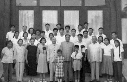 他是毛主席后代中最年长的一位,深得主席厚爱,为人低调|毛主席|孔继宁|毛泽东_新浪新闻