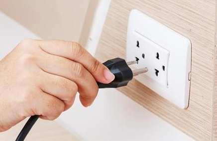 这几件电器用完记得拔插头,电费省下一大半,幸好抄表员提醒我