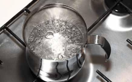 别再乱喝水!白开水的保质期到底有多久?