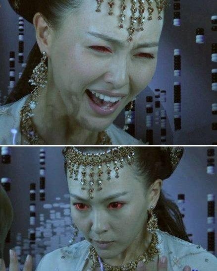 魔性大发时,眼睛会变成通红 .魔气四溢.
