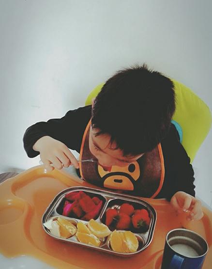 拉风又实用的婴幼儿餐具一起来吃饭睡觉打豆豆