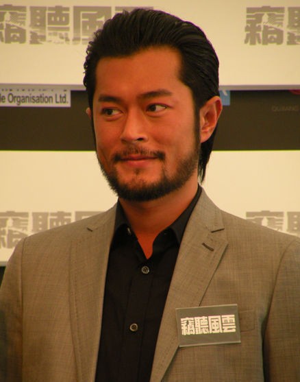 明星留络腮胡,古仔显老,吴京很帅,李小龙像野人,他却最适合留