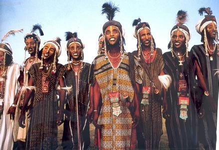 而菲律宾形成国家是在明成祖时期,当时还叫苏禄苏丹国,他们的国王跋山